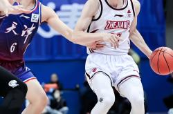 天博手机版关于CBA常规赛赛程吃紧，浙江队关键时刻绝杀压哨，更衣室稳定，更衣室氛围转暖的信息